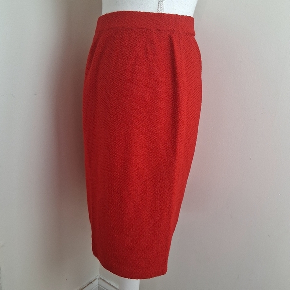 St. John Collection By Marie Gray Santana Knit Red Skirt Size 10 - Picture 10 of 10